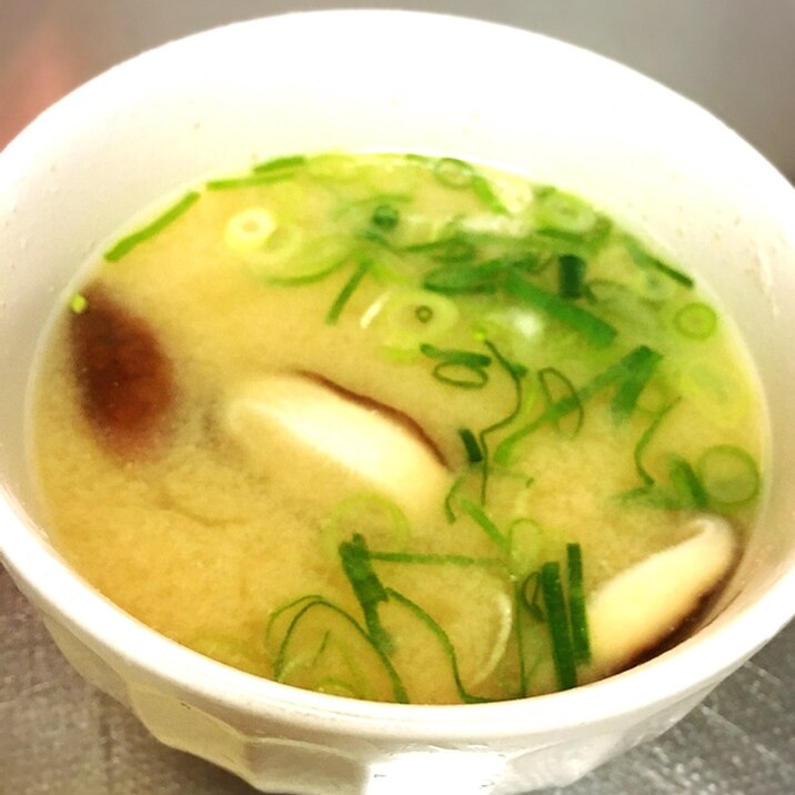 ʚ♡ɞ椎茸&豆腐の味噌汁ʚ♡ɞ